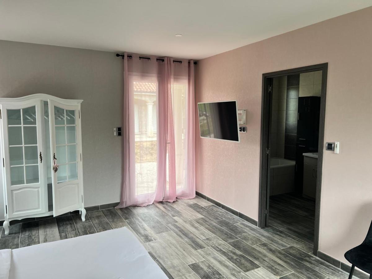 Chez Saliha Et Serge Lamarche-Sur-Saone Luaran gambar